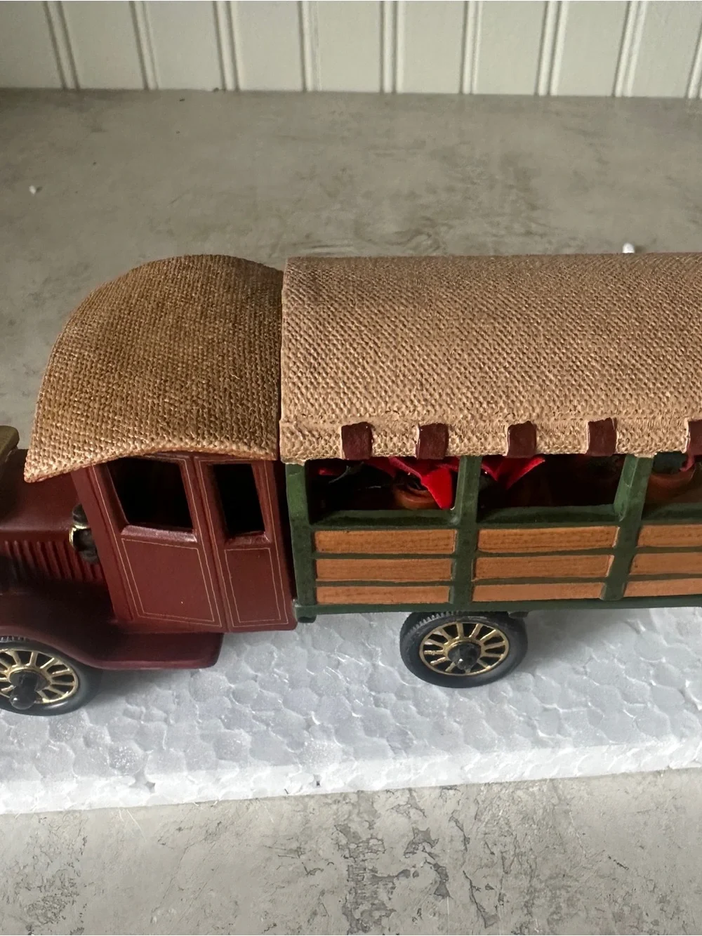 Department 56 Poinsettia Delivery Truck #59000 New Accessories Heritage Village